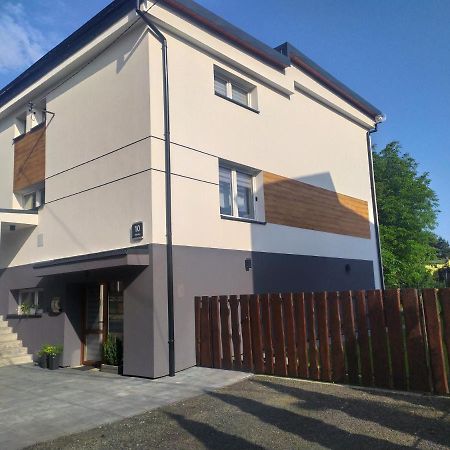 Pokoje I Apartamenty Na Szkolnej Zator Bagian luar foto