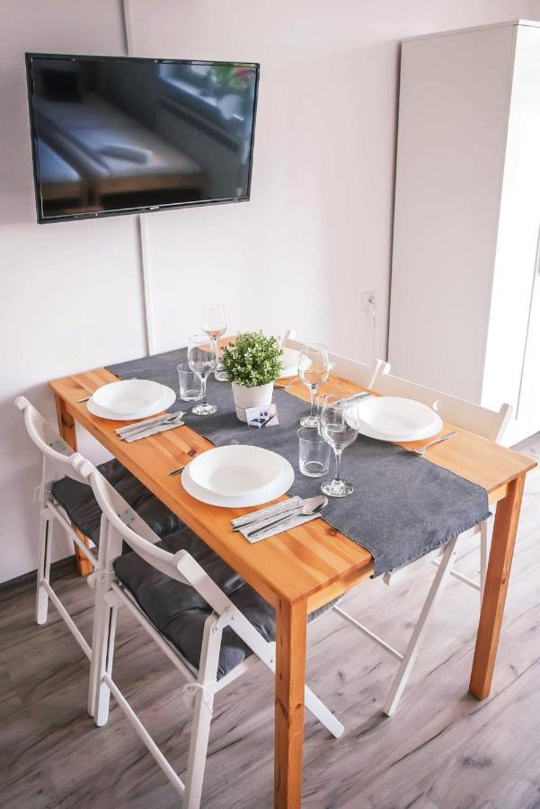 Pokoje I Apartamenty Na Szkolnej Zator Bagian luar foto