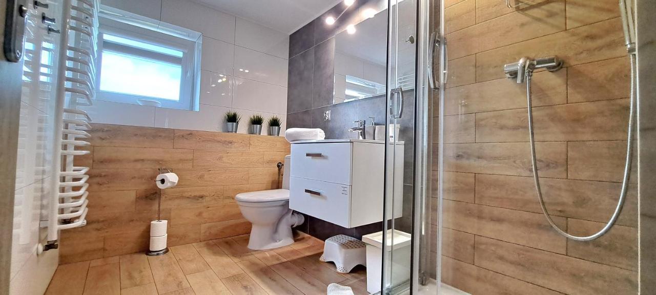 Pokoje I Apartamenty Na Szkolnej Zator Bagian luar foto
