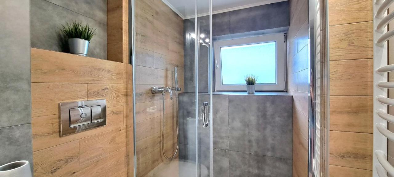 Pokoje I Apartamenty Na Szkolnej Zator Bagian luar foto