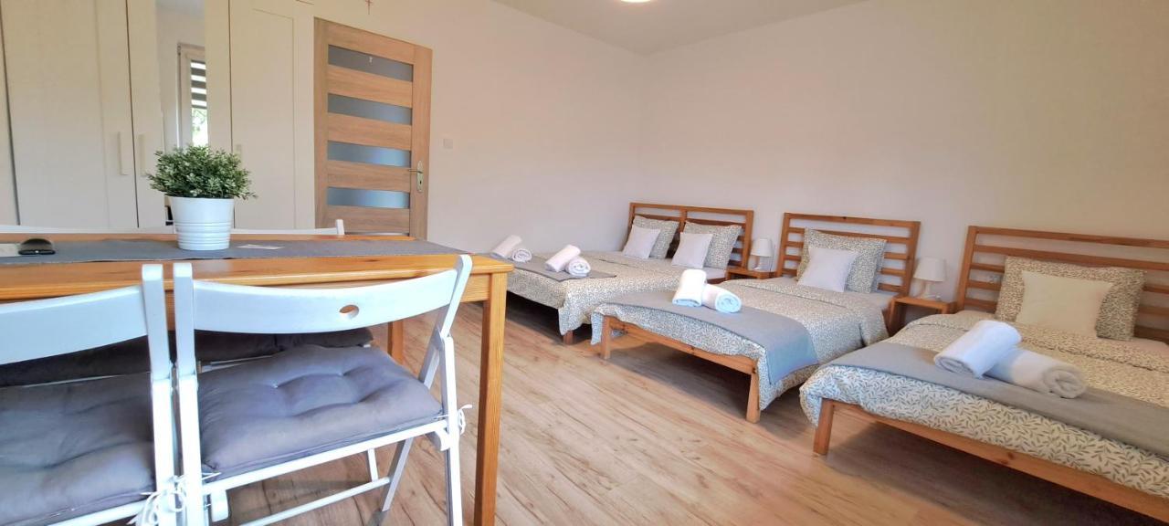 Pokoje I Apartamenty Na Szkolnej Zator Bagian luar foto