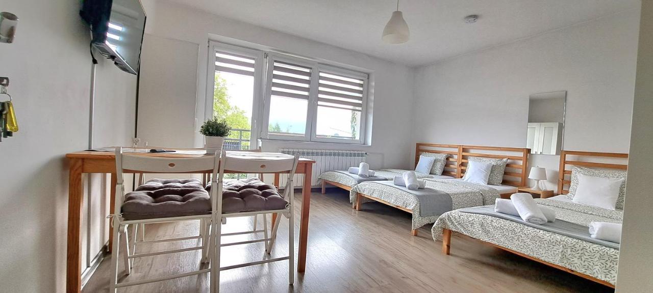 Pokoje I Apartamenty Na Szkolnej Zator Bagian luar foto