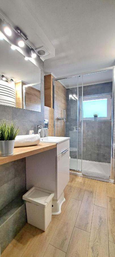 Pokoje I Apartamenty Na Szkolnej Zator Bagian luar foto