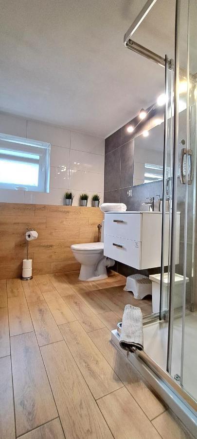 Pokoje I Apartamenty Na Szkolnej Zator Bagian luar foto